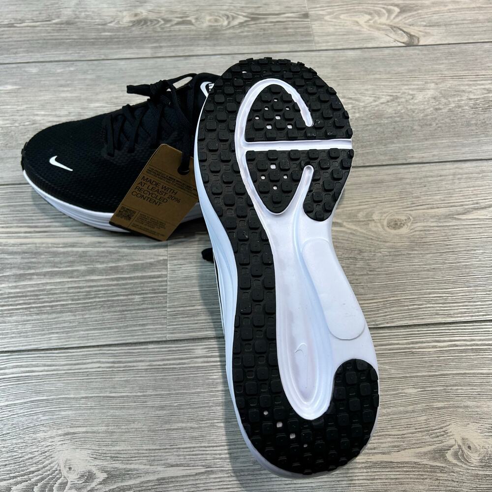 Nike Revolution 8, Black/White, Size 9.5 NWT - Picture 5 of 5